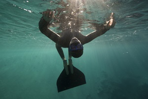 Georgina upside down (one of Daan's first underwater photos) - Courtesy of ©Daan Verhoeven