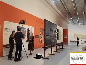 La Presidente della Fondazione MAXXI Giovanna Melandri intervistata durante l'inaugurazione stampa della mostra
