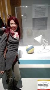La scrittrice Chiara Ricci e "Luxo" il simbolo della Pixar creato da John Lasseter