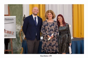 Guido Mastroianni (presentatore della Cerimonia di premiazione), la scrittrice Olivia Crosio e Chiara Ricci (Presidente dell'Associazione Culturale "Piazza Navona")