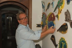 L'artista salernitano Lucio De Simone (Ph. Alberto Accarino)